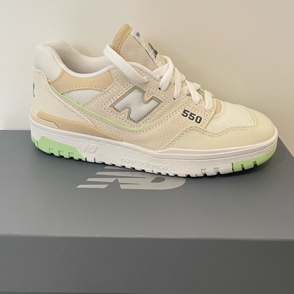 NIB New Balance 550 turtle dove beige green women’s 6.5 - Picture 2 of 9